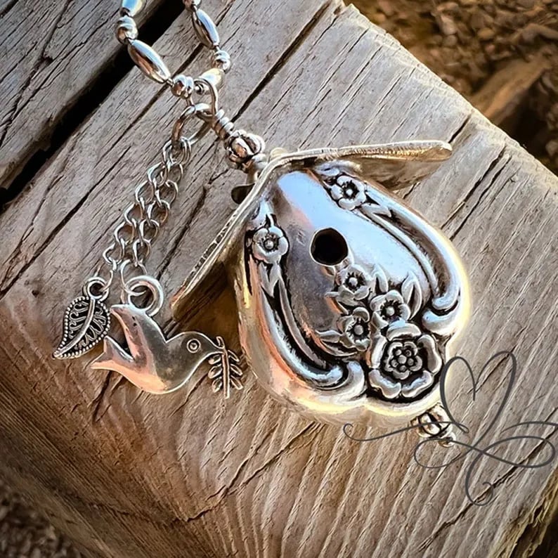 🔥⏰Final 3 Hours: Only $13.99 ✨The 1951 "Magnolia" Birdhouse Necklace