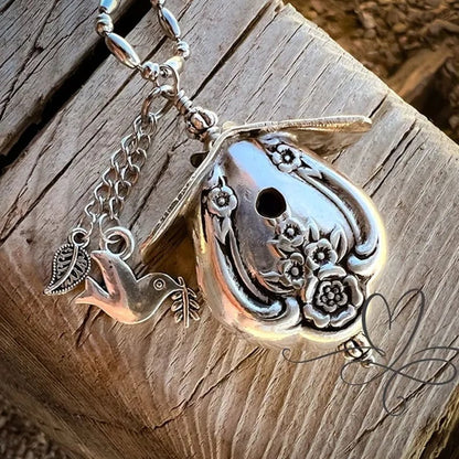 🔥⏰Final 3 Hours: Only $13.99 ✨The 1951 "Magnolia" Birdhouse Necklace