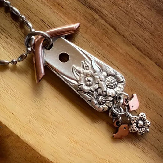 🔥⏰Final 3 Hours: Only $13.99 ✨The 1951 "Magnolia" Birdhouse Necklace