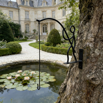 🎣 Creative Iron Wall Bracket - Transform Your Walls into Living Art