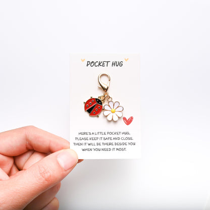 ✨Crafted by Hand-10 Sets Hug Favors(🦋Butterfly, Ladybird, Flower, Bee)